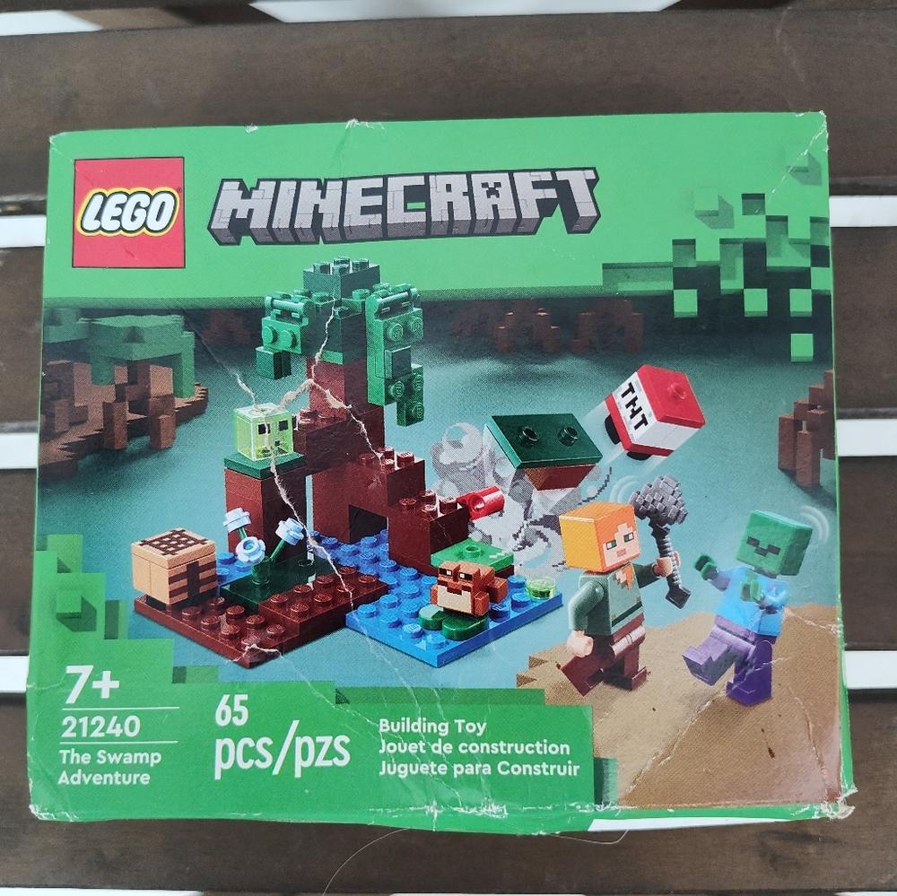 LEGO Minecraft New In Box 21240 The Swamp Adventure Set - Green and Brown